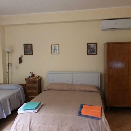 Cozy Apartment By The Sea Acireale Ngoại thất bức ảnh
